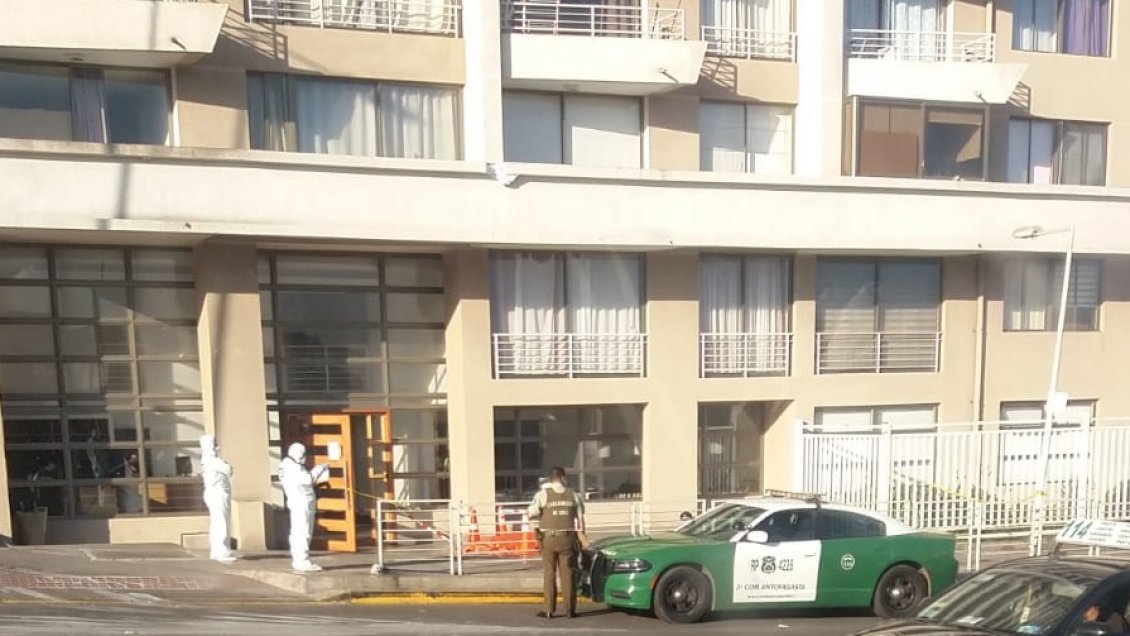 Hombre murió tras caer desde edificio en Antofagasta: estaba amarrado de pies y manos