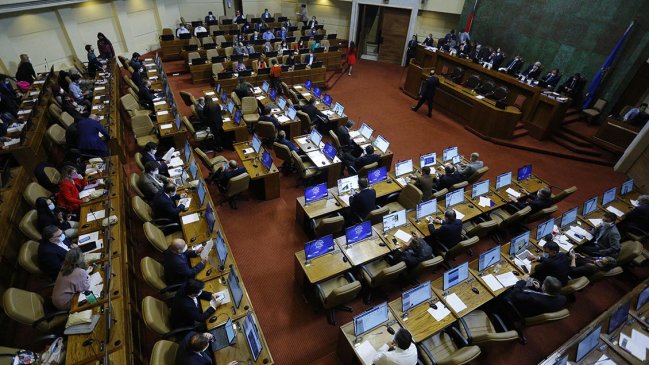 Debate sobre dieta parlamentaria continuará en comisión mixta