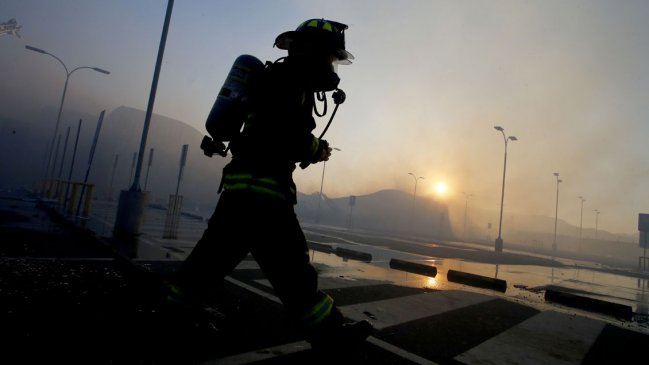 Bomberos pide al Gobierno revertir recorte, mientras 