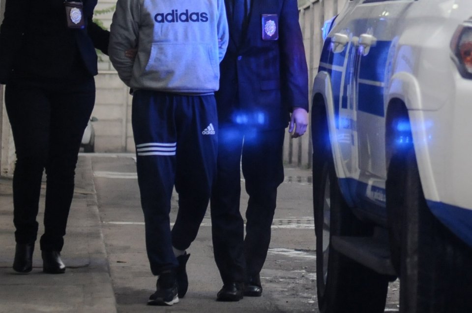 Detienen a sujeto acusado de acuchillar a un adulto mayor para robarle su auto en Chillán