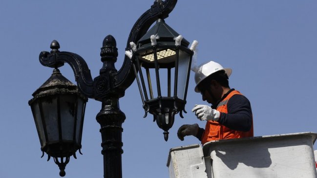 Maule: Detienen a militante PS por presunta corrupción en recambio de luminarias LED