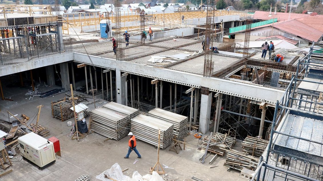 Tras más de un año de paralización agilizan obras del nuevo hospital de Cunco