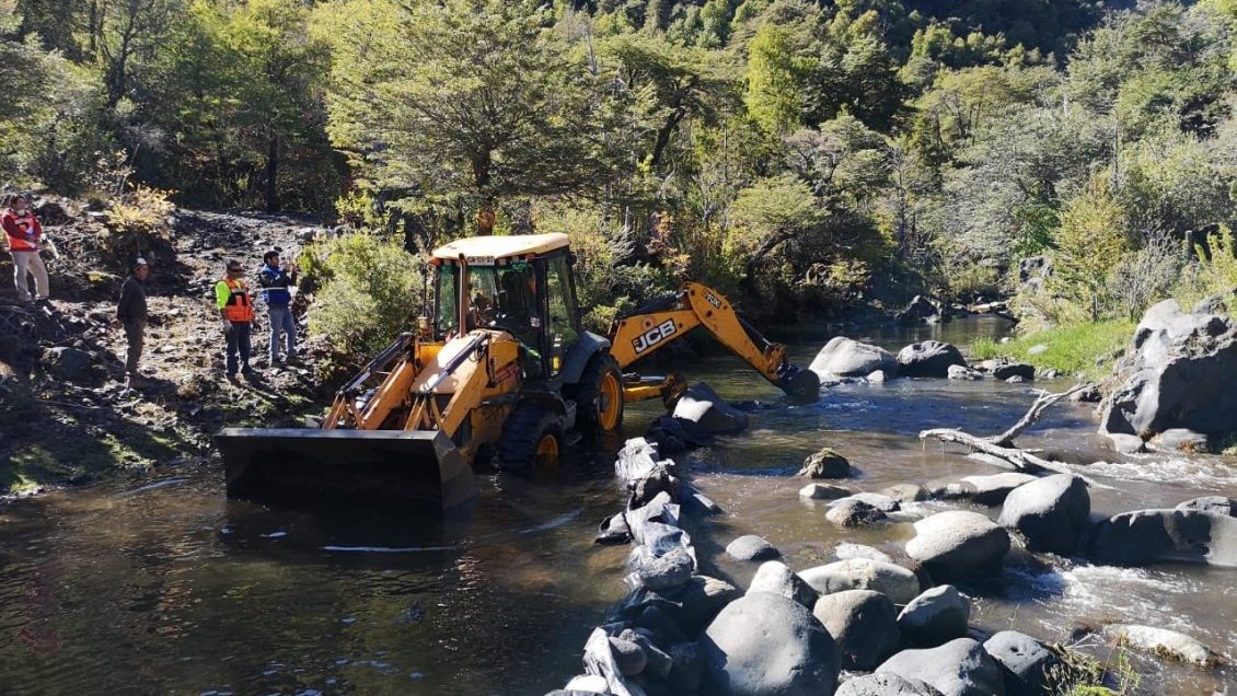 Inédito en Ñuble: DGA destruyó bocatoma no autorizada y recuperó cauce del río Chillán