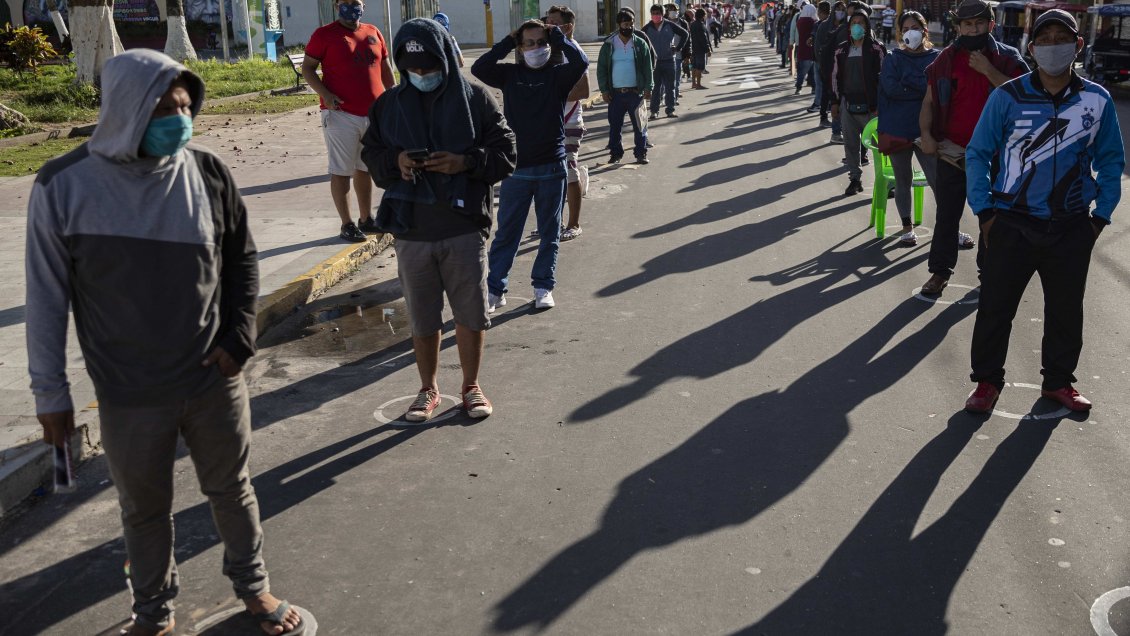 Perú extiende estado de excepción hasta 24 de mayo pero relaja el toque de queda