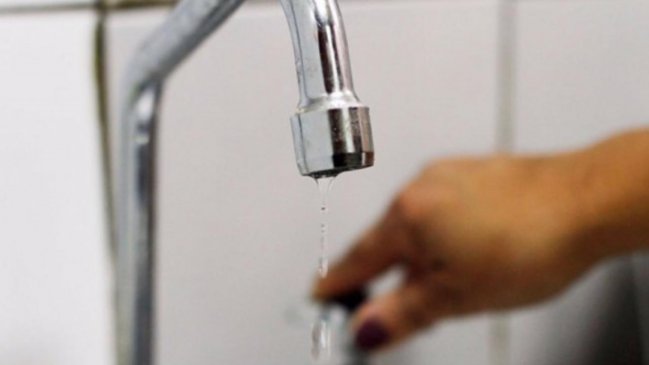 Rotura de matriz obligó corte de agua que afecta a más de 860 hogares en Antofagasta