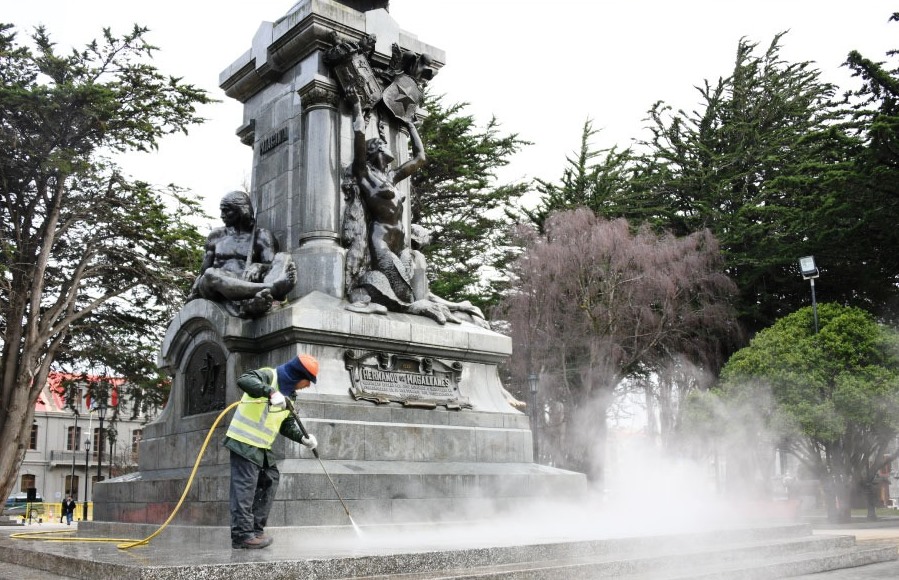 Trabajadores de áreas verdes de Punta Arenas recibieron importante bono