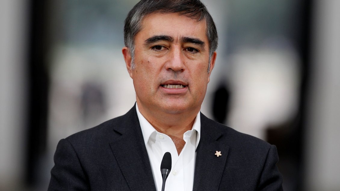 Desbordes llama a buscar 