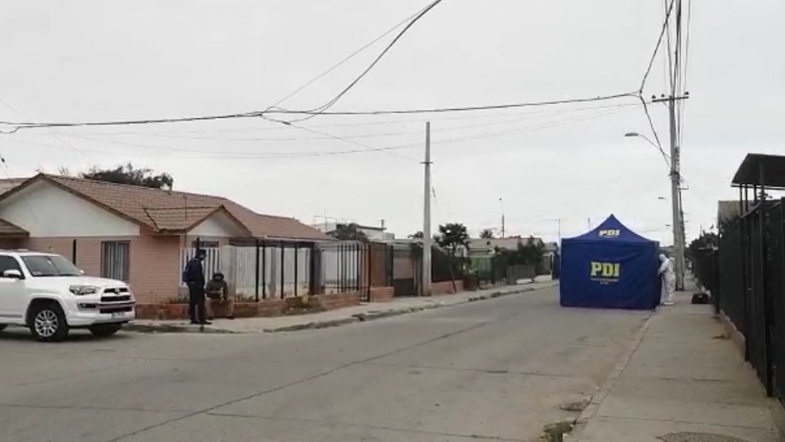 Investigan crimen de hombre encontrado muerto en plena calle de Coquimbo