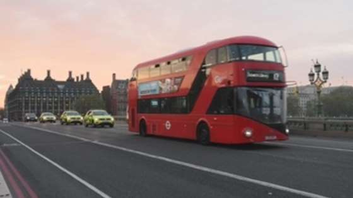 Inglaterra empezó a levantar algunas restricciones impuestas por la pandemia