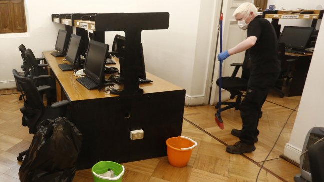 Confirman caso de coronavirus entre la prensa acreditada en La Moneda