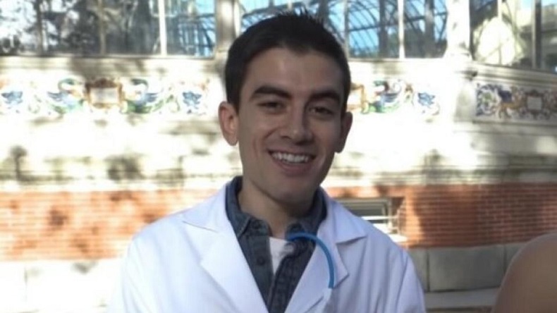 Parlamentaria confundió a famoso actor porno con víctima de Covid-19