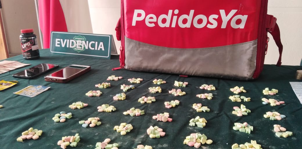 Dos detenidos en Antofagasta: Vendían éxtasis a domicilio y ocultaban la droga en bolsas de té