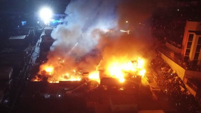 Antofagasta: Incendio destruyó ocho casas y dejó 51 damnificados