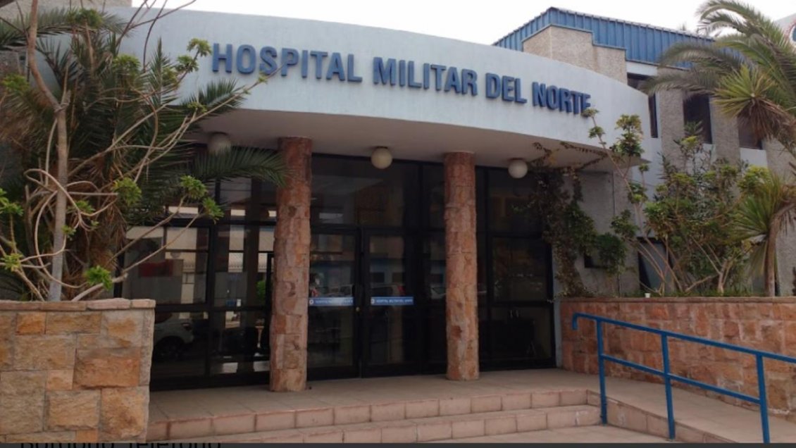 Investigan a médico por atender pacientes mientras esperaba resultado de examen PCR