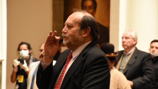 Ministro de Salud boliviano fue detenido por corrupción y removido del cargo