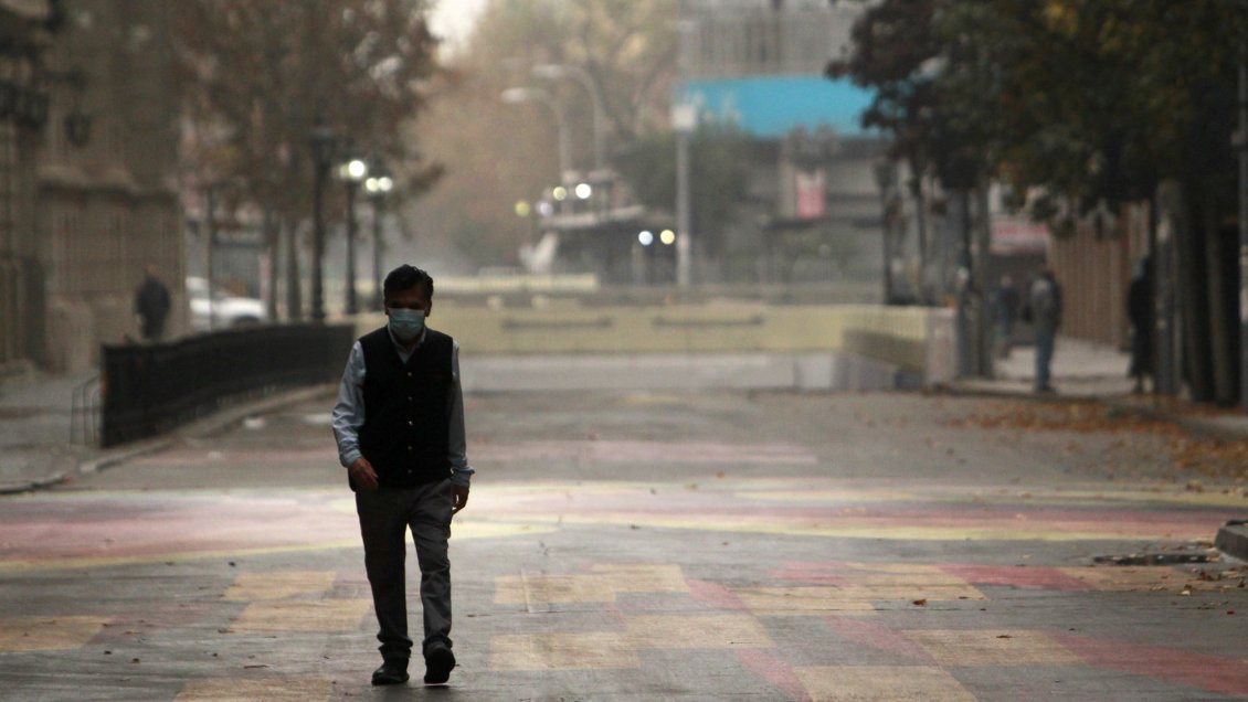 Encuesta: 70% cree que la cuarentena en Santiago fue una medida tardía