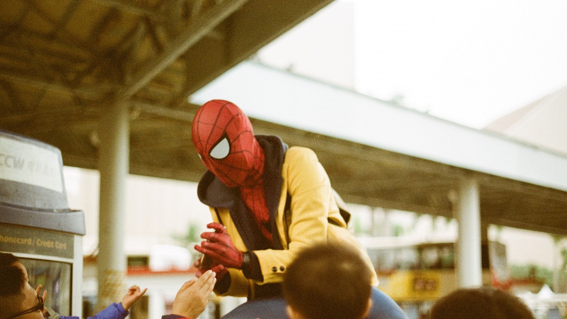 Hermanos se dejaron picar por una araña porque querían ser 