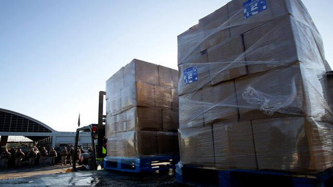 Encuesta Cadem: Ocho de cada 10 chilenos apoyan entrega de cajas de alimentos