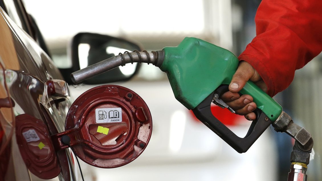 Precio de las bencinas registrará una nueva baja a partir de este jueves