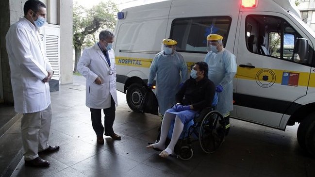 Dan de alta a primer paciente Covid-19 derivado desde Santiago hasta Concepción en estado crítico