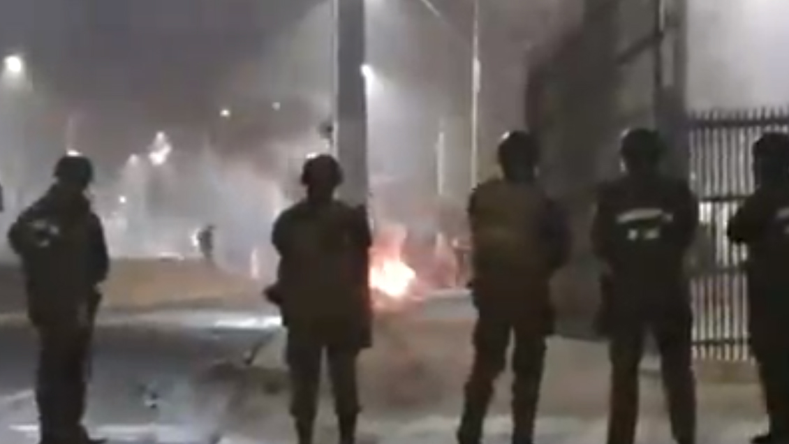 Efectivos policiales impidieron nuevo saqueo a planta embotelladora en Puente Alto