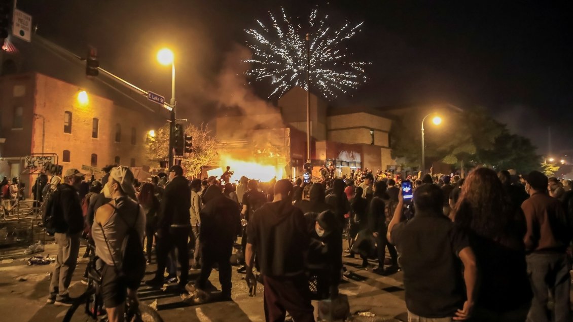 Disturbios raciales de Minnesota se extienden a otras ciudades de EEUU