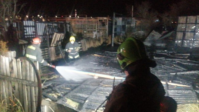 Incendio afectó a vivienda en construcción en Punta Arenas
