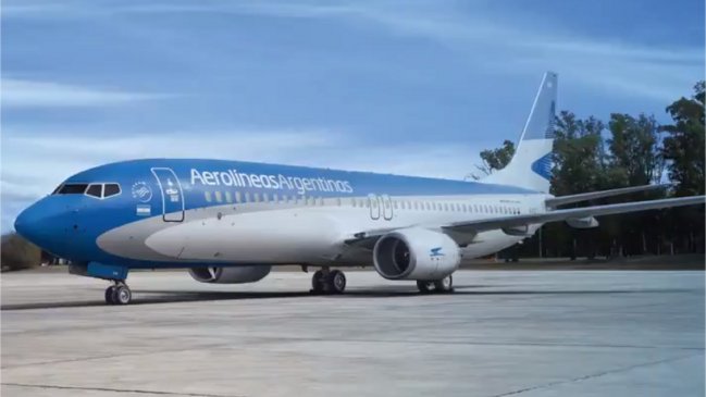 Aerolíneas Argentinas planea suspender a 7.500 empleados por la pandemia del Covid-19