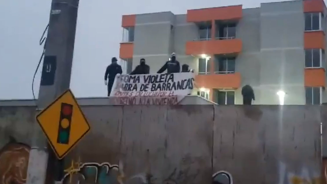 Vecinos de Cerro Navia protestan contra constructora: Acusan engaño sobre proyecto de viviendas sociales