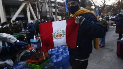  Ciudadanos peruanos que acampaban en la calle fueron llevados a un albergue  
