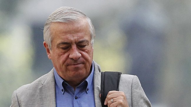 Senado citó a Mañalich para tratar rol del Gobierno en la pandemia