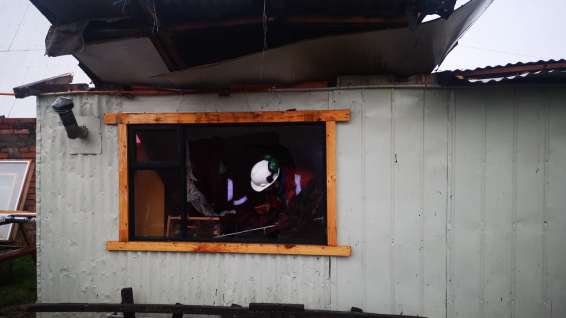 Dos adultos y un niño resultaron con lesiones graves tras explosión en una casa de Puerto Natales
