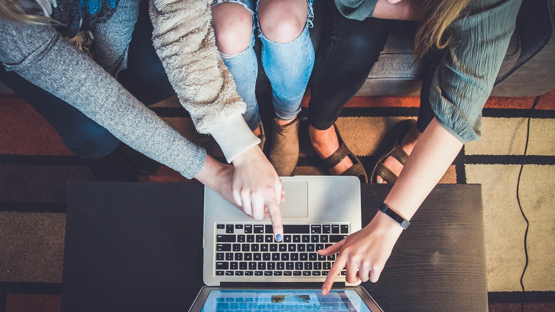 Ofrecen cinco cursos gratis con capacitaciones online para trabajadores y emprendedoras