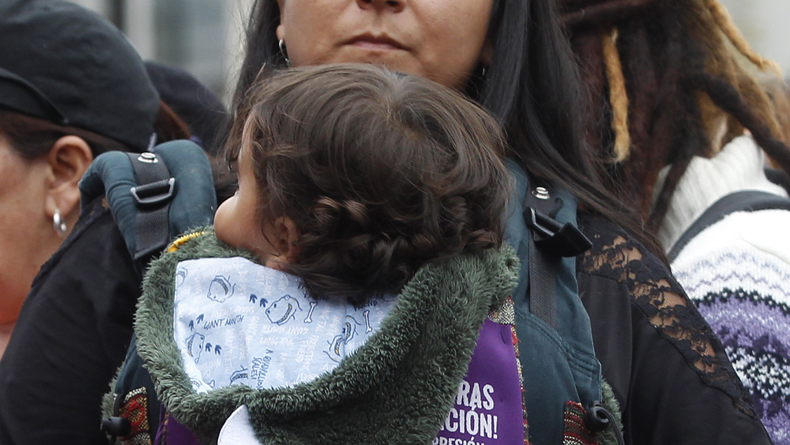 Postnatal de emergencia: Goic propone 