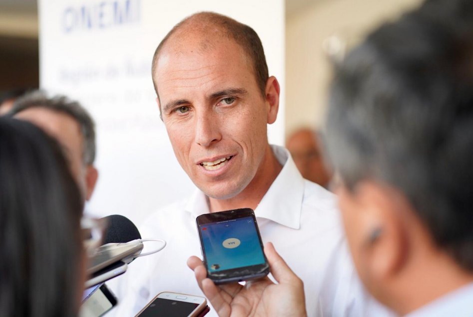 Oposición en bloque pide salida del intendente de Ñuble, oficialistas cierran filas