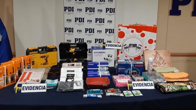 Dos mujeres detenidas por robar taladros y elementos de cocina desde un Homecenter