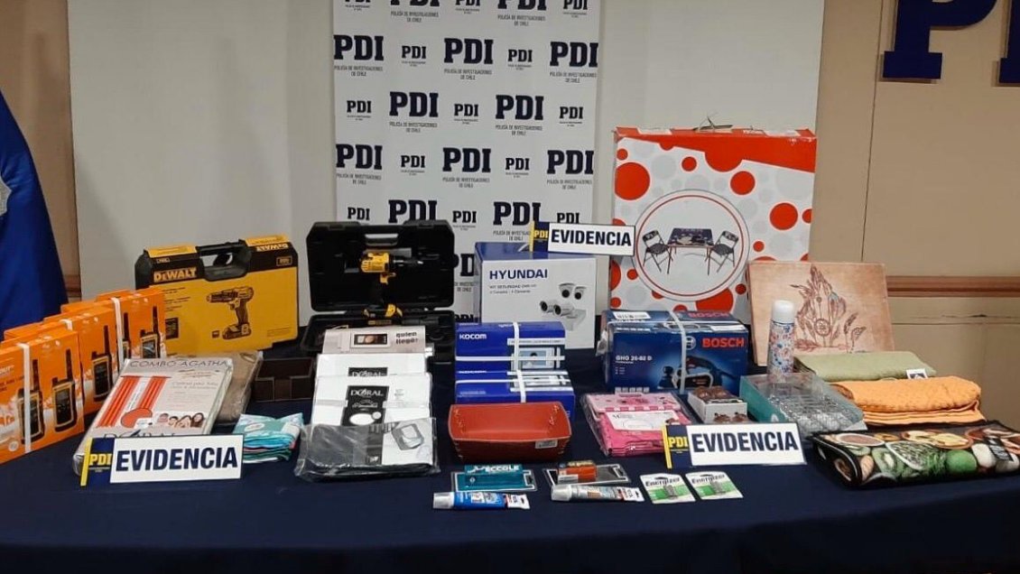 Dos mujeres detenidas por robar taladros y elementos de cocina desde un Homecenter