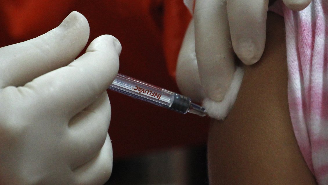 Ministro Couve anunció estrategia para colaborar en el desarrollo de vacuna para el Covid-19