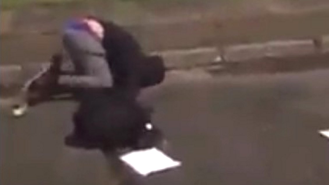 La Reina: Pandilleros dieron una paliza a hombre que les pidió usar mascarilla