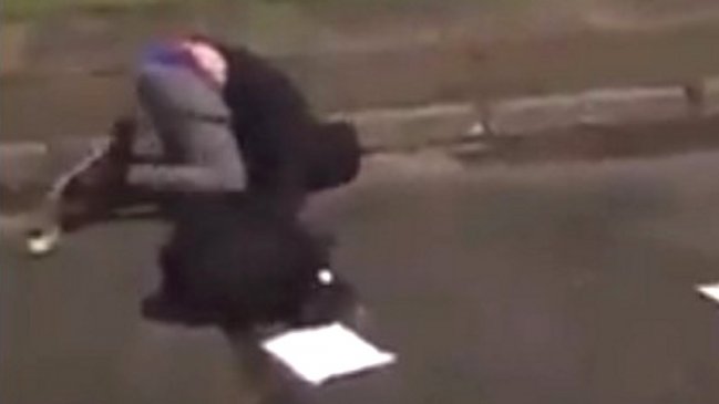 La Reina: Pandilleros dieron una paliza a hombre que les pidió usar mascarilla