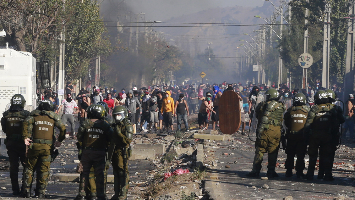 Bloomberg: Chile siguió a naciones ricas sólo para entender, otra vez, que gran parte del país es pobre