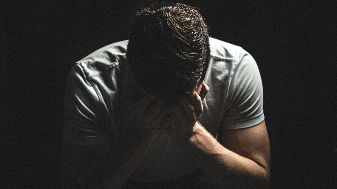 El Covid-19 provoca los niveles de infelicidad más altos en EE.UU. en 50 años