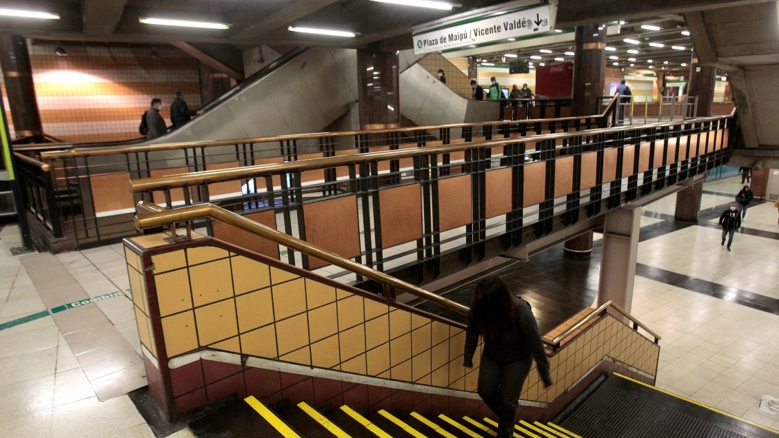 Fiscalía descartó torturas en Metro Baquedano y pidió sobreseer causa