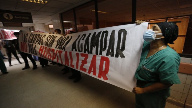 Funcionarios del Hospital San José recibieron con protestas la visita del ministro Paris