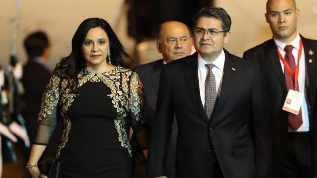  El presidente de Honduras y su esposa están contagiados con Covid-19  