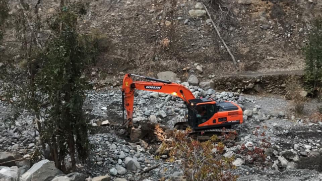 Autoridades fiscalizan obras que buscan evitar aluviones en la Región Metropolitana