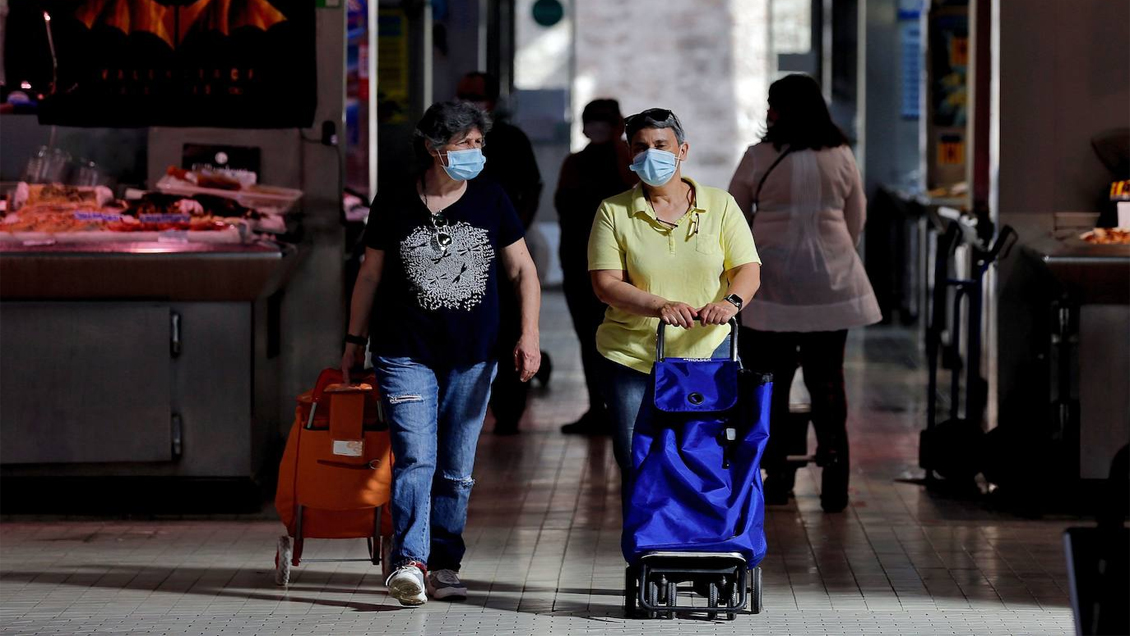 Tras 98 días de estado de alarma y atenta a posibles rebrotes, España recuperó la 