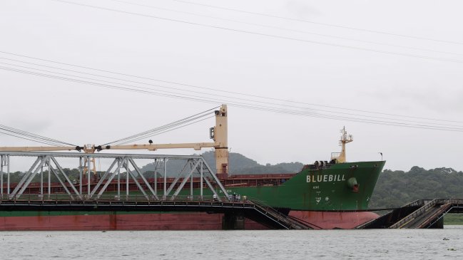  Buque chocó contra único puente ferroviario de Panamá  