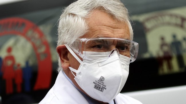 Ministro Paris: La muy leve mejoría en casos de Covid-19 no es para cantar victoria