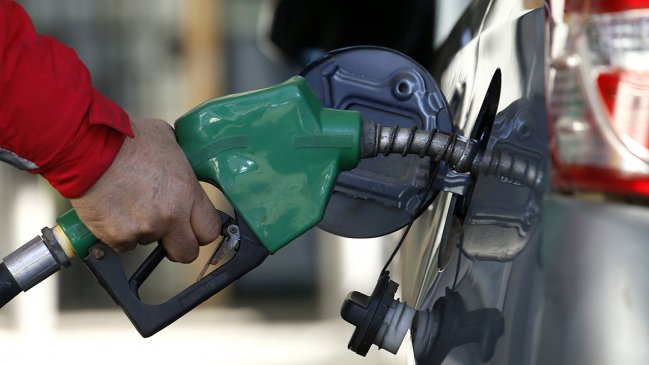 Precios de las bencinas completan 16 semanas de caídas